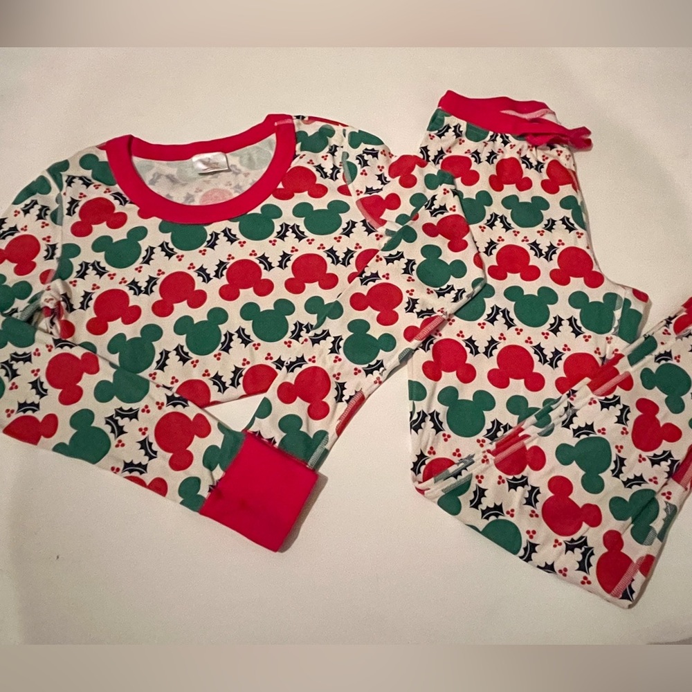 Hanna Andersson DISNEY Christmas Pajamas Size Small